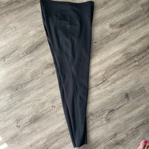 uniqlo AIRism Pocketed UV Protection Soft Leggings - Picture 5 of 5